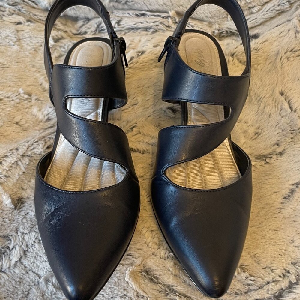 Easy Street navy blue slingback heels size 6.5M